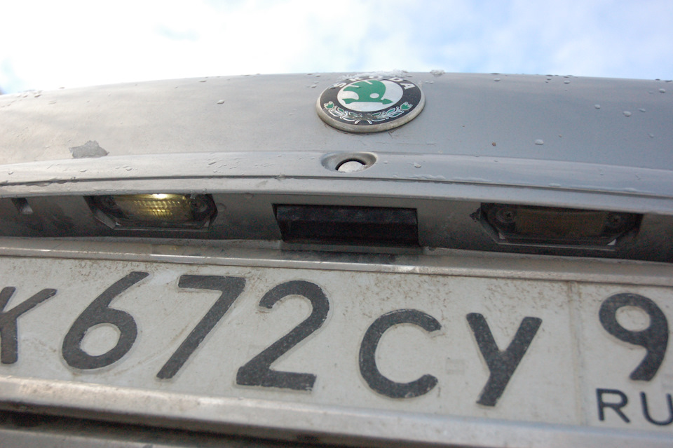 Правая не светит. КО. — Skoda Octavia A4 Mk1