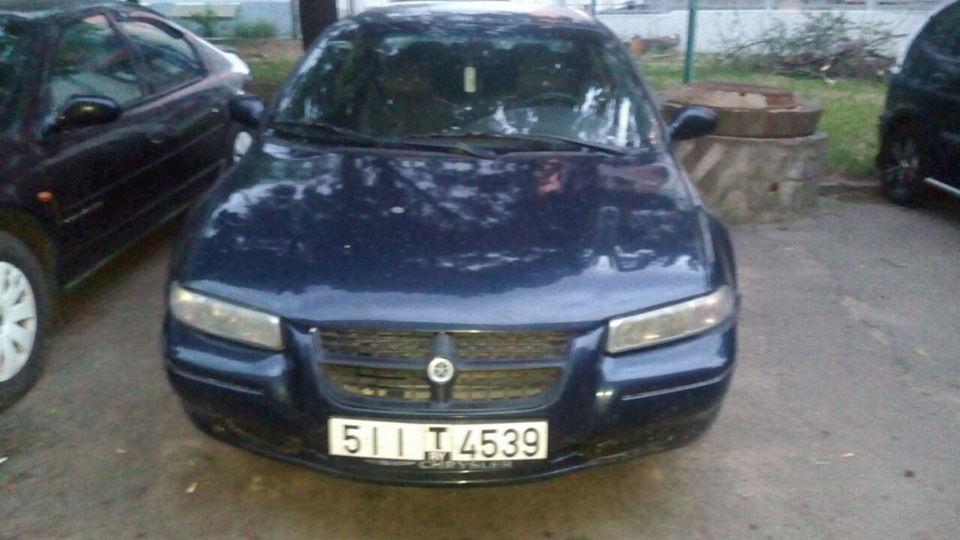отмыл тонировку с фар, полирнул — Chrysler Stratus I, 2,5 л., 1995 года ...