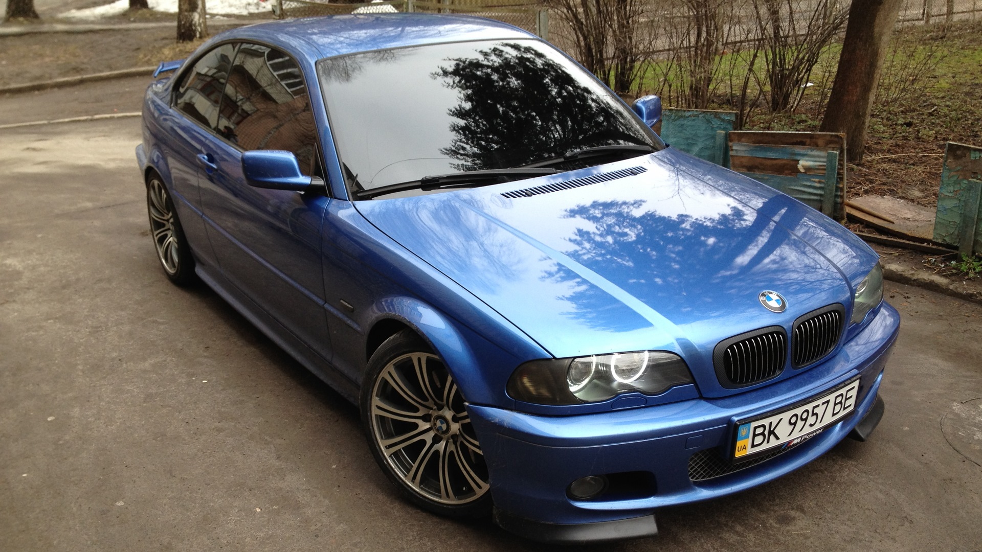 BMW e46 синяя