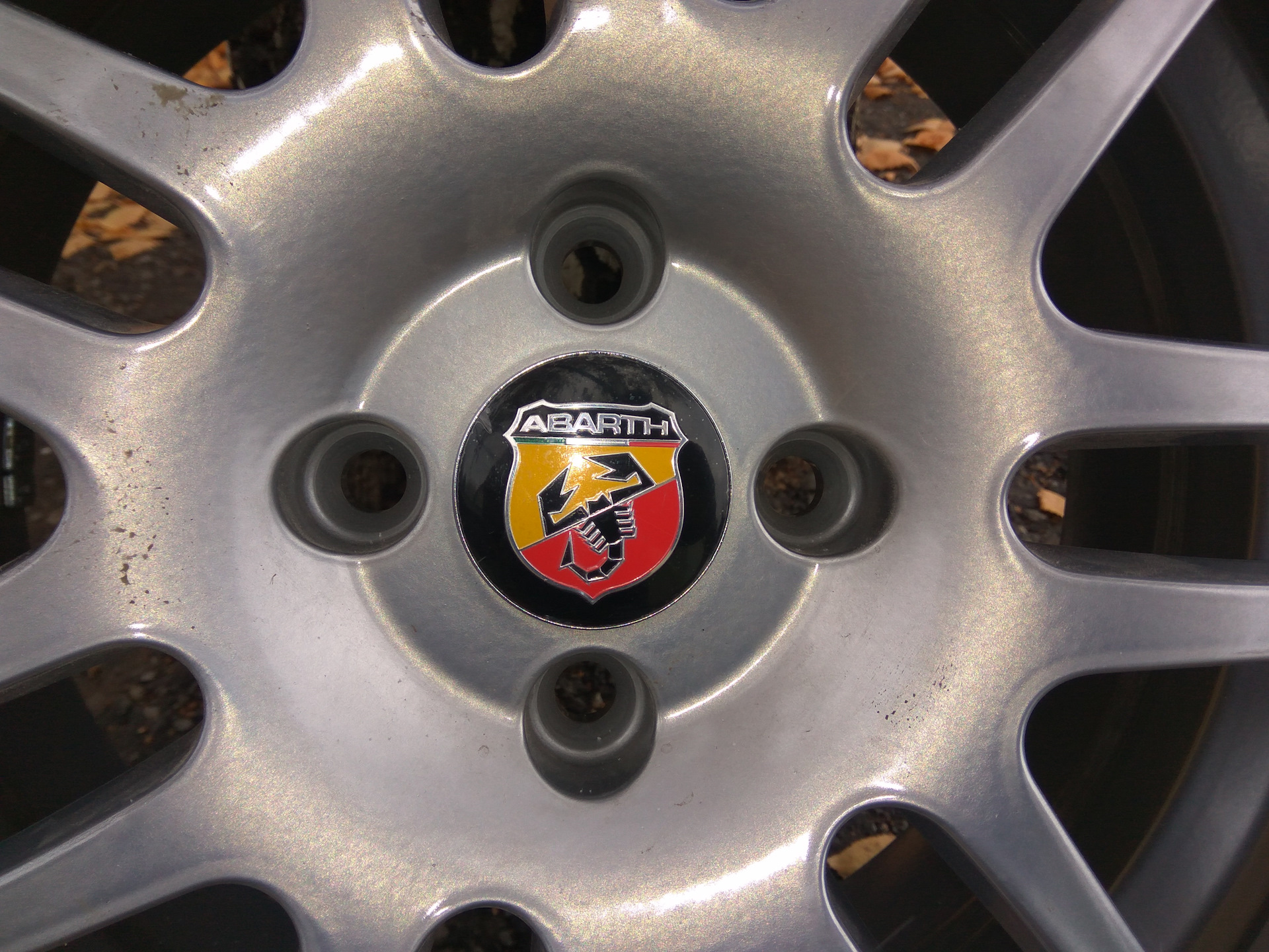 Зимний комплект колес+колпачки Abarth для ВСМПО — Lada Granta Sport, 1 ...
