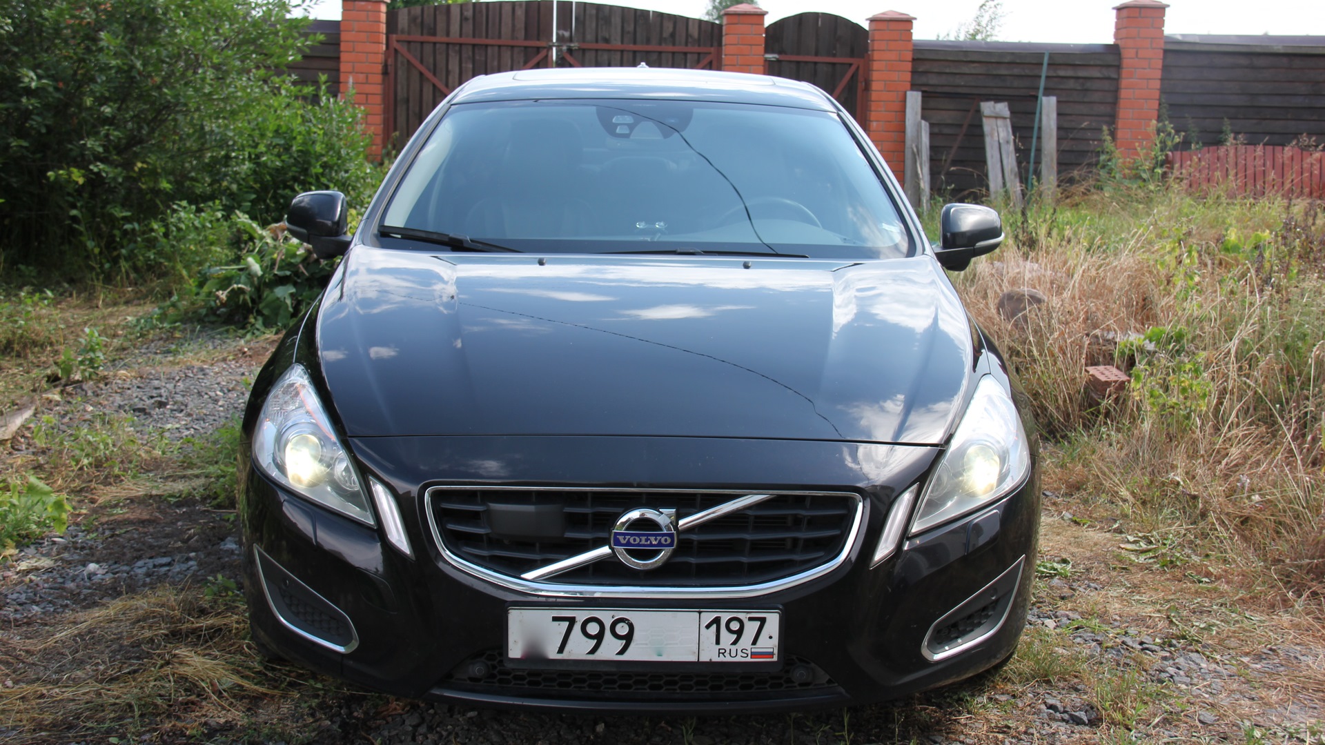 Volvo S60 (2G) 2.4 дизельный 2010 | D5 AWD Болтливая сучка на DRIVE2