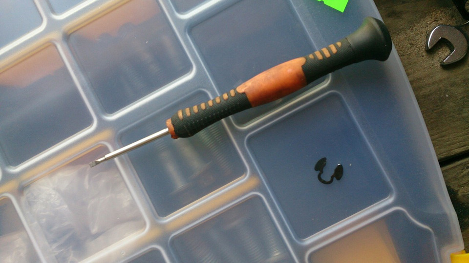 Стопорная скоба. — Mercedes-Benz Sprinter (1G)