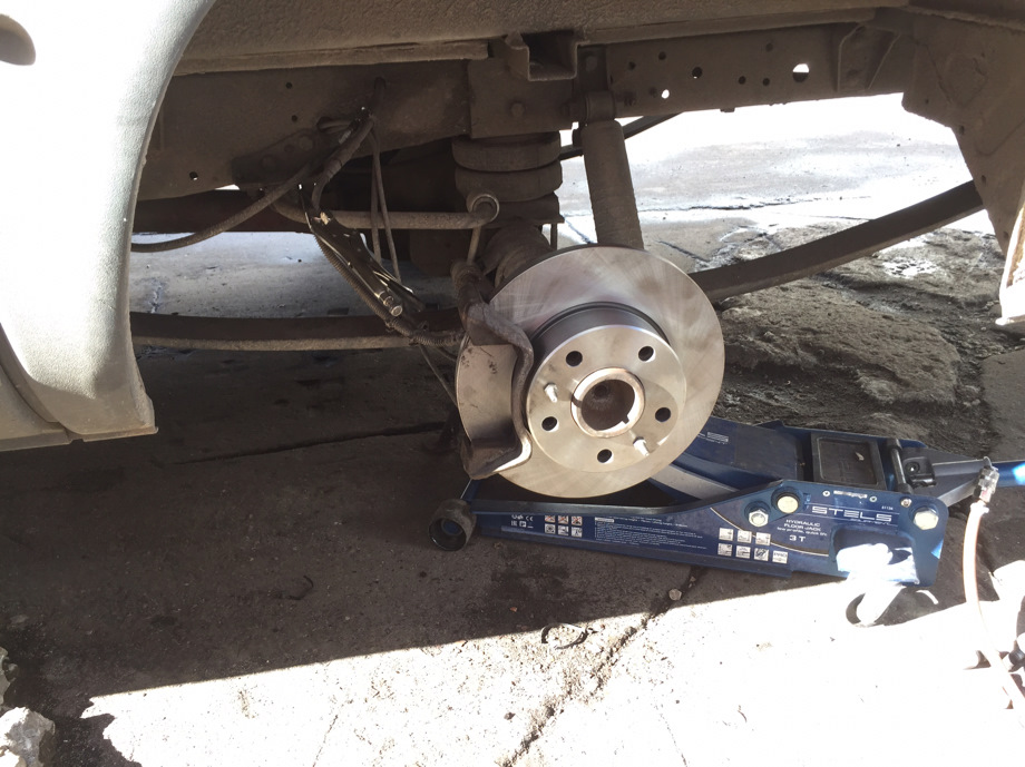 Поменял тормозные диски и колодки вкруг. — Iveco Daily (3G), 2,3 л ...