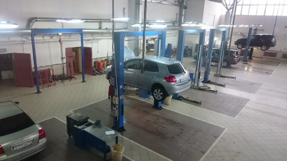 Сломалась стойка амортизатора — Toyota Auris (1G), 1,6 л, 2007 года ...