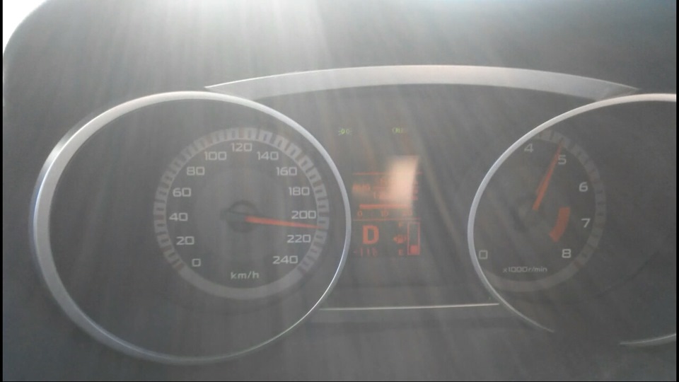 Расход топлива 3.0; мойка днища на подъемнике. — Mitsubishi Outlander ...