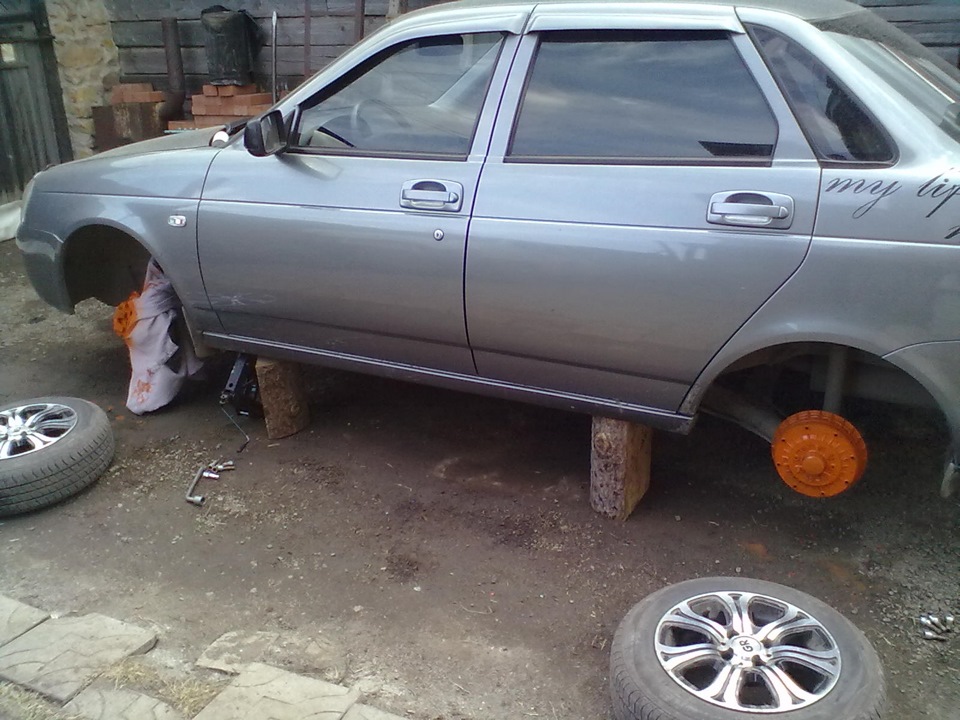 суппорта в оранжевом… — Lada Приора седан, 1,6 л, 2008 года | просто ...