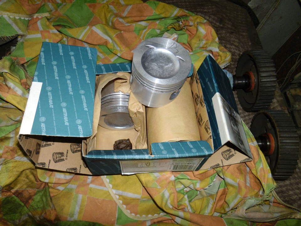 Поршня нива харьковские ! под турбо и их дороботка под меньшую степень ...