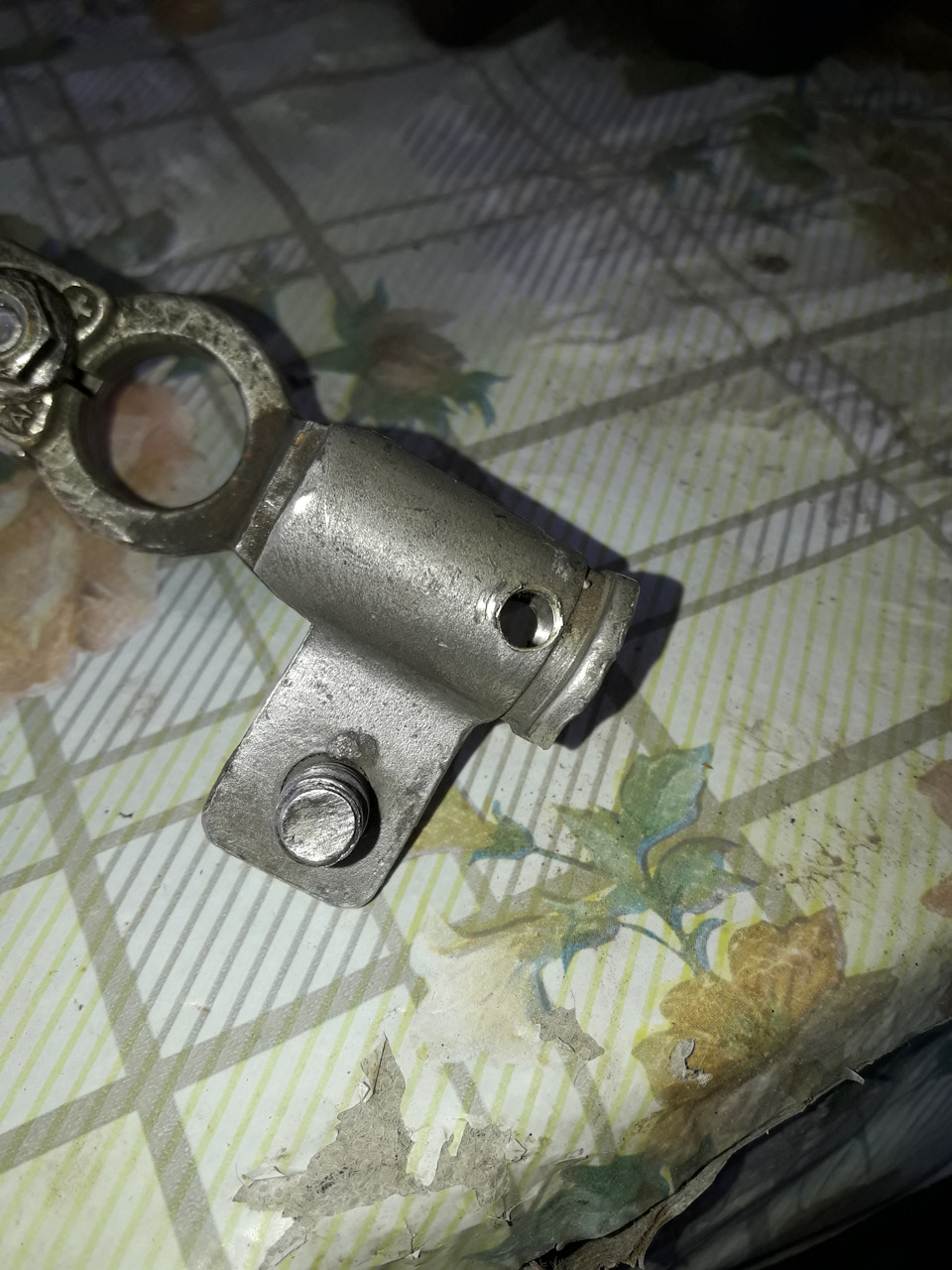 отверстие для припоя — BMW 5 series (E39)