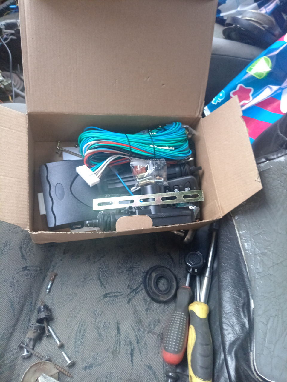 Поставил ЦЗ и сигналку с автозапуском — Lada 2120 Надежда