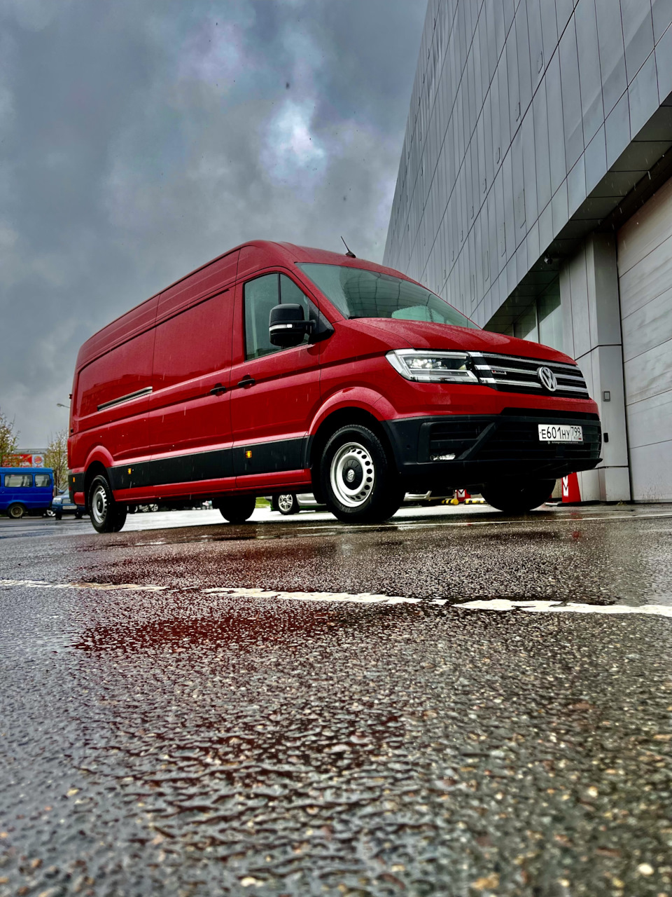 VW Crafter — цельнометаллическая оболочка длиною в 7 метров. —  «Тест-драйвы» на DRIVE2