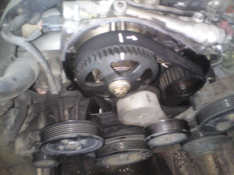 Как я хотел поменять радиатор, а пришлось менять сальник распредвала ...