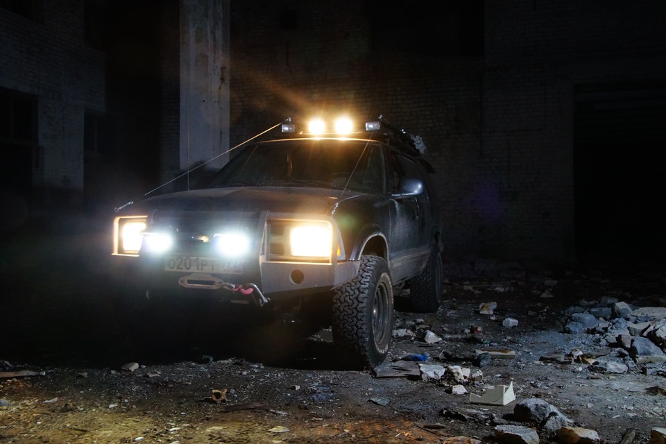 шеви блейзер в заброшенном гараже — Сообщество «Автомобильные Фотографы ...