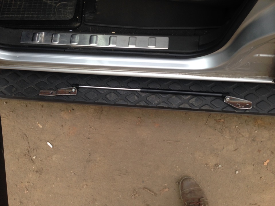 Упоры капота. — Nissan Pathfinder (3G), 2,5 л, 2010 года | тюнинг | DRIVE2