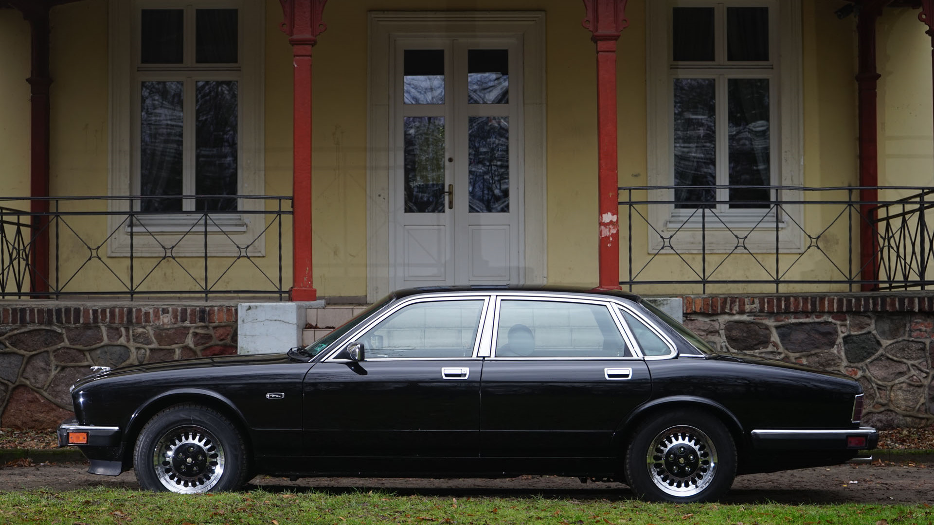 Jaguar XJ6 (XJ40) 3.6 бензиновый 1991 | на фото не моя машина на DRIVE2