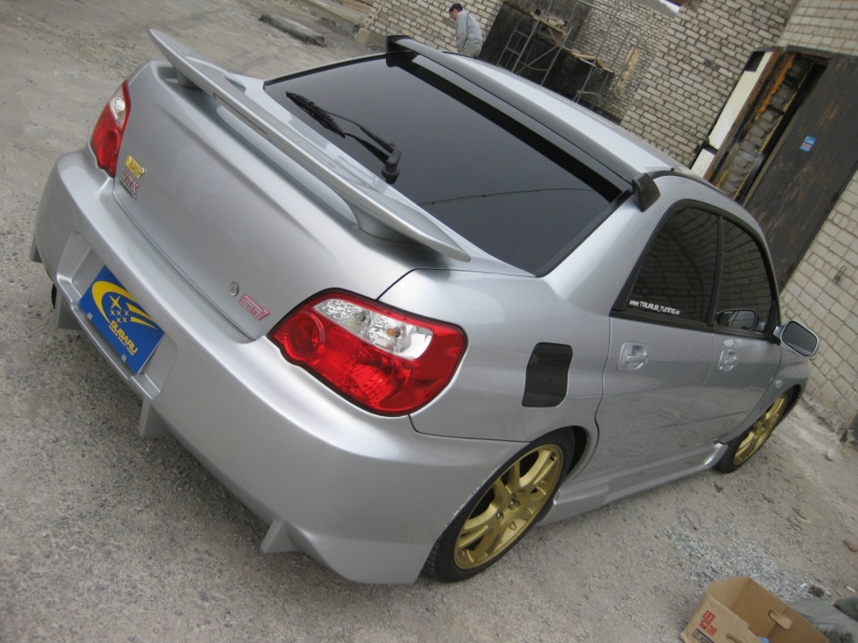 Спойлер субару импреза. Subaru Impreza WRX спойлер. Субару Импреза 2008 спойлер. Subaru Impreza WRX STI 2008 со спойлером. Спойлер Субару Импреза WRX STI.