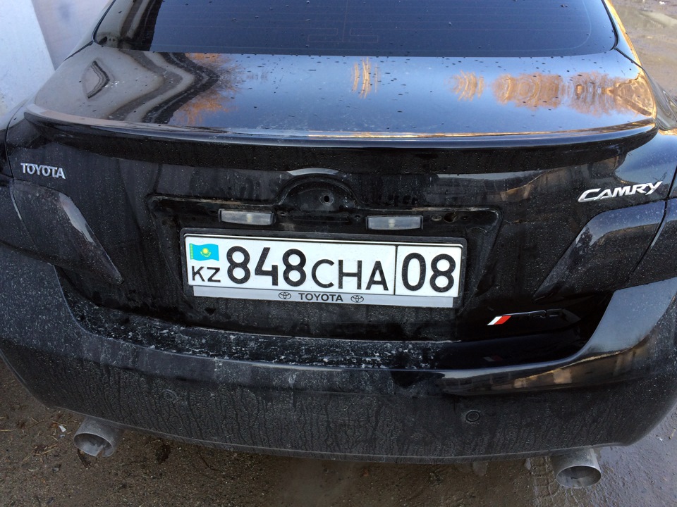 Как снять значок с багажника Задний шильдик TRD +снял эмблему. - Toyota Camry (XV40), 3,5 л, 2006 года стайли