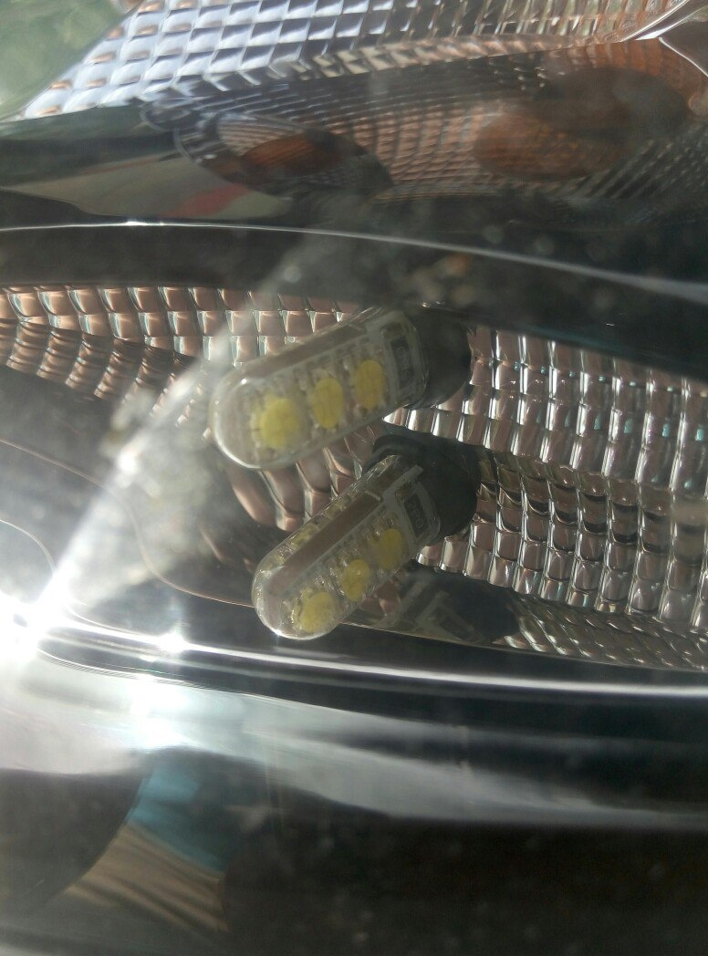 Светодиоды в габариты — Volkswagen Polo Sedan, 1,6 л, 2014 года ...