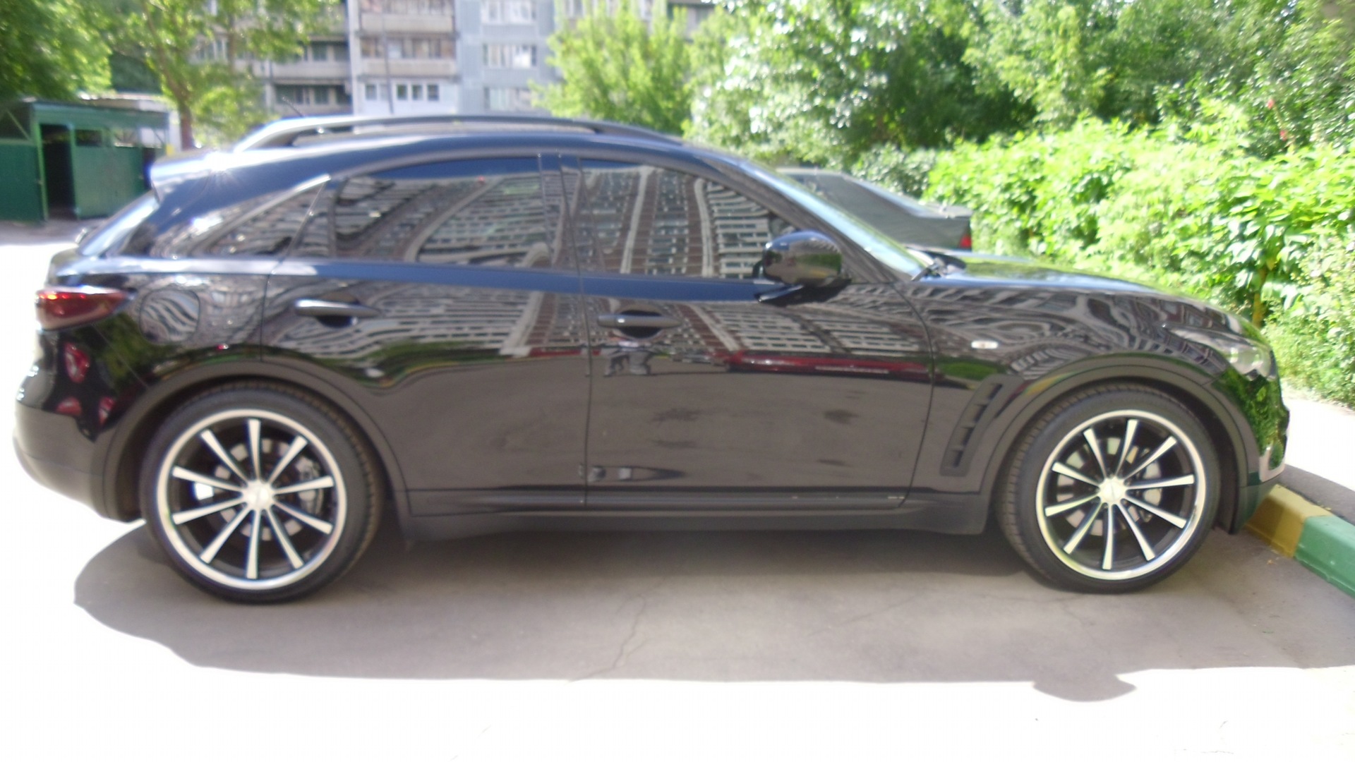 Infiniti FX Limited Edition r21