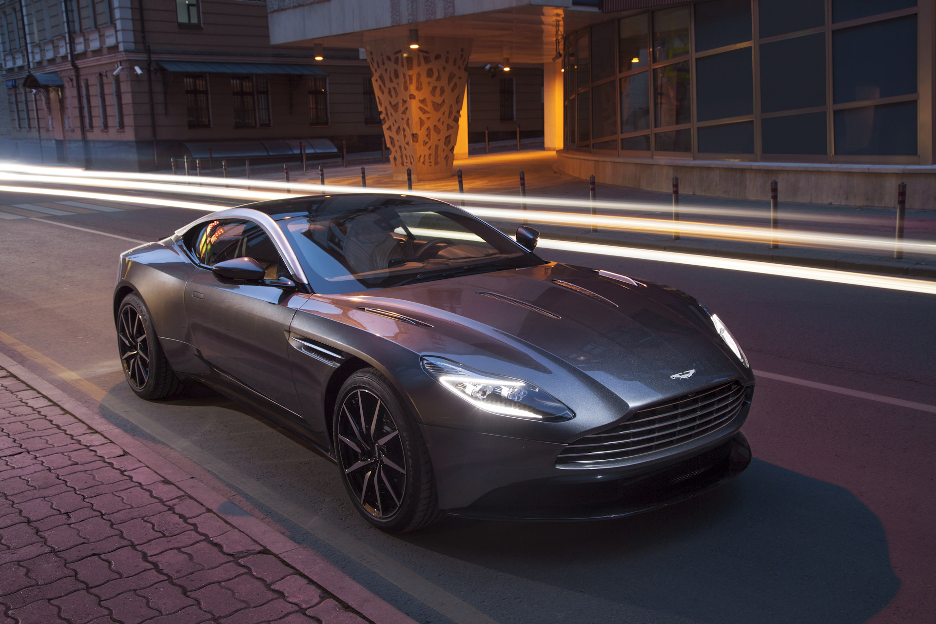 Aston Martin d89