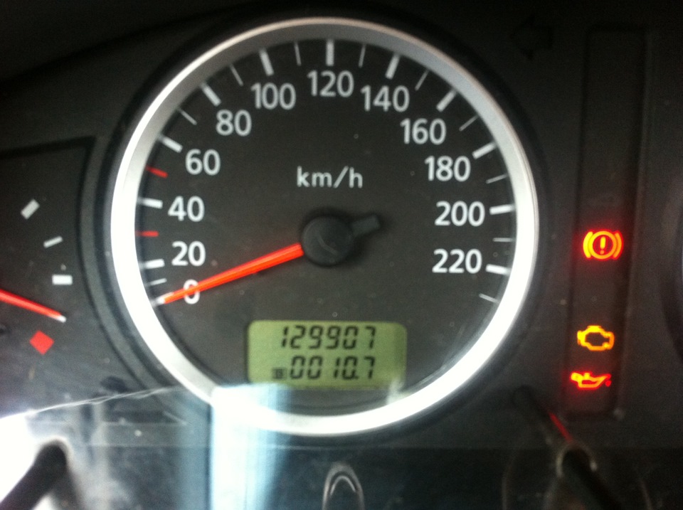 Поменял масло — Nissan Almera II (N16), 1,8 л, 2006 года | просто так ...