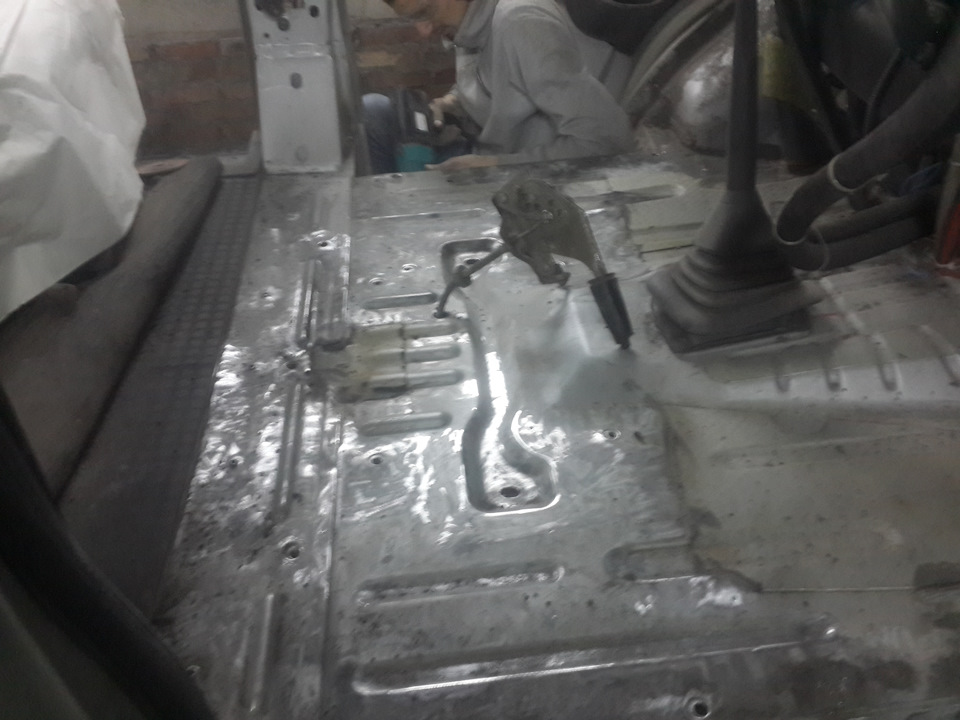 Восстанавливаем пол под передними сиденьями — Ford Transit (6G), 2,4 л ...