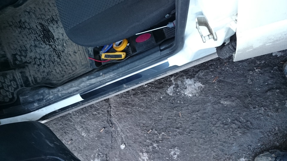 Хромированные накладки на пороги (Конечный результат) — Lada Приора ...