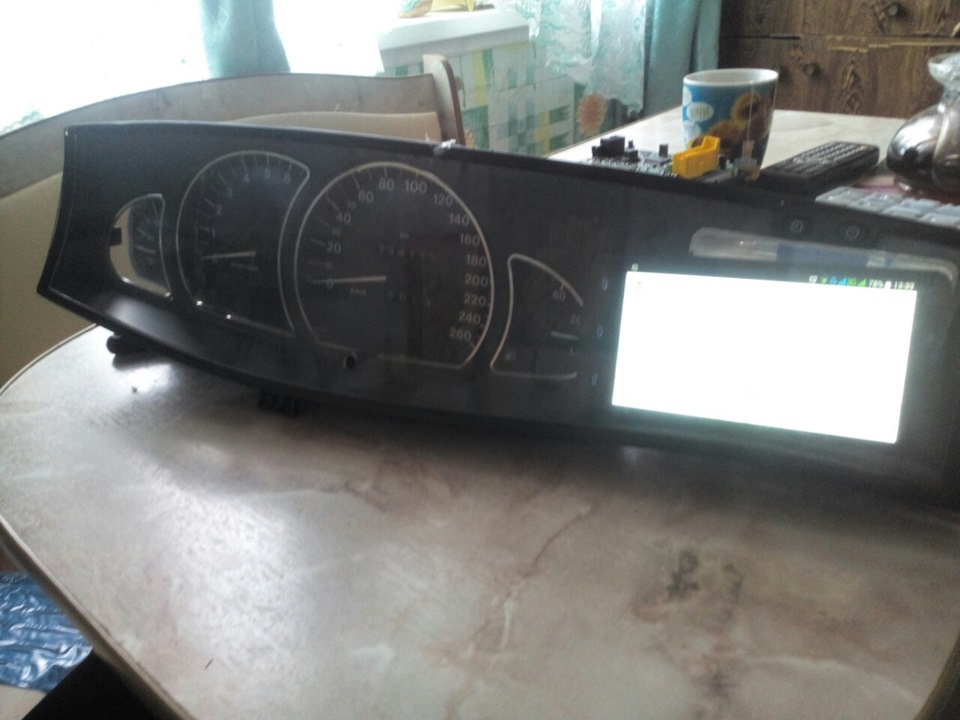 Идея не нова, а что если вместо БК поставить телефон — Opel Omega B, 2 ...