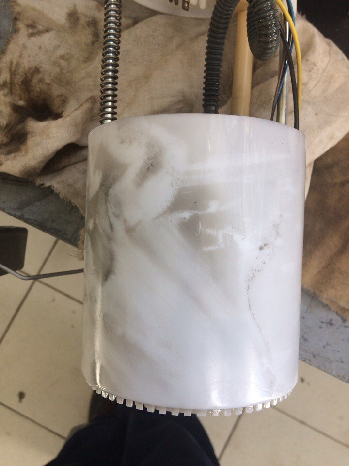 Мойка подкапотного пространства, чистка сеточки бензонасоса — Skoda ...