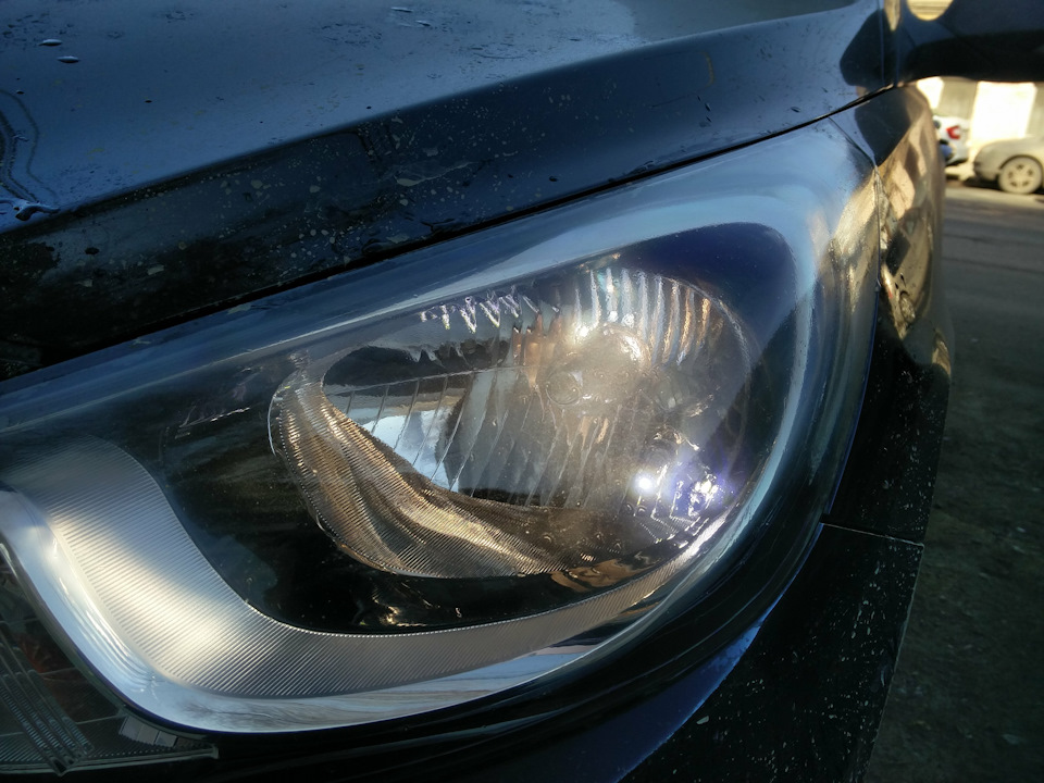 Лампочки на передние фары хендай солярис. Лампы хендай солярис 2019. Лампочки на передние фары хендай солярис. Фары с маленькими лампочками внизу. Лампочки на передние фары хендай солярис.