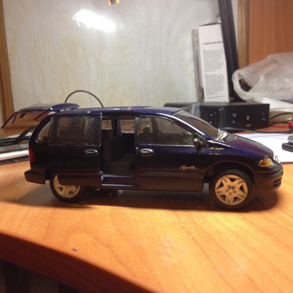 dodge caravan diecast