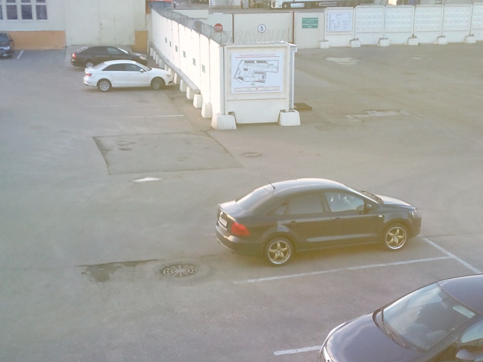 Резиновые упоры на петли — Volkswagen Polo Sedan, 1,6 л, 2012 года ...