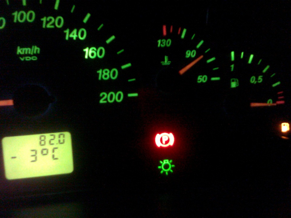 Диодная подсветка приборки — Lada Приора седан, 1,6 л, 2008 года ...