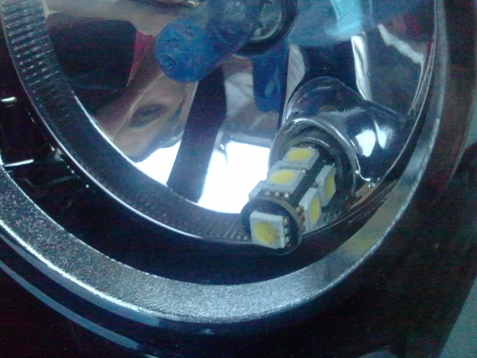 Прикупил вот такие кукурузы, фирму незнаю. Стоили 500 рублей (пара) езжу уже 4 месяца, работают отлично не моргают ни один диод не перегорел — Opel Astra H