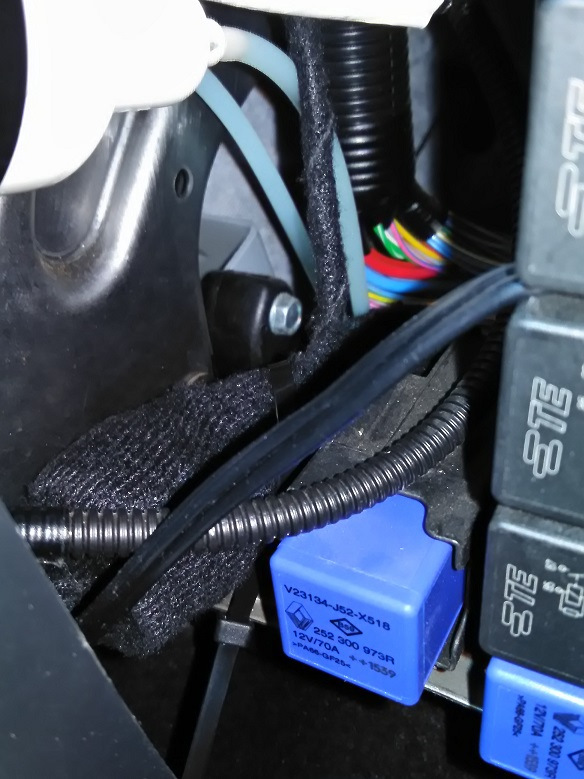 Скрутка в антискрипе — Lada Гранта Лифтбек (1G)