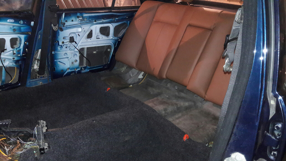 Фото в бортжурнале Mercedes-Benz E-Class (W124)