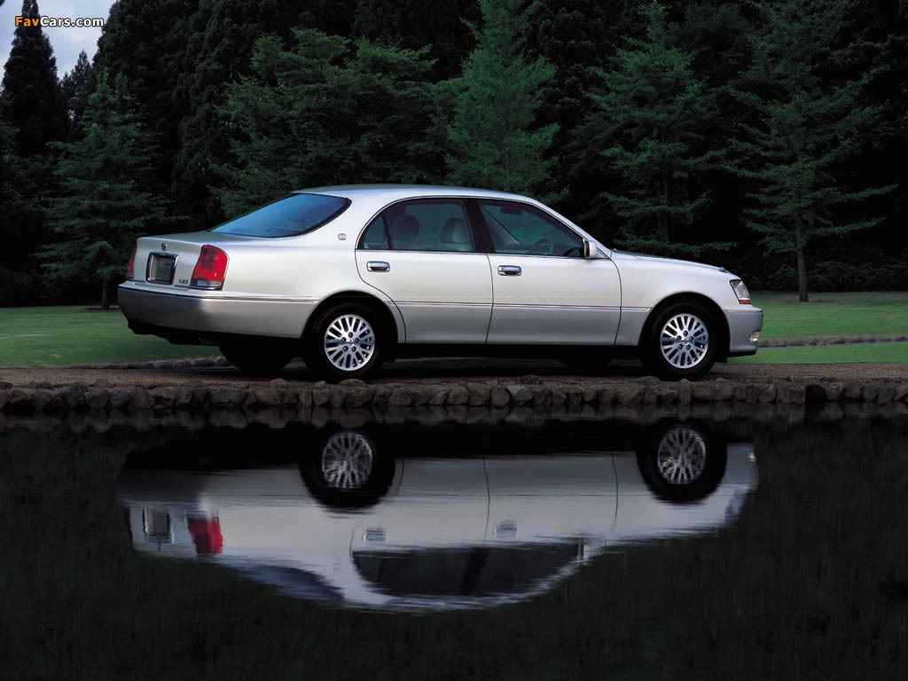 Toyota crown majesta фото