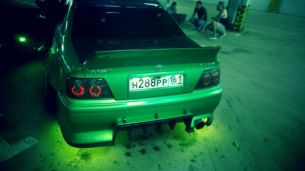 Toyota Chaser 100 Р·РµР»С‘РЅС‹Р№