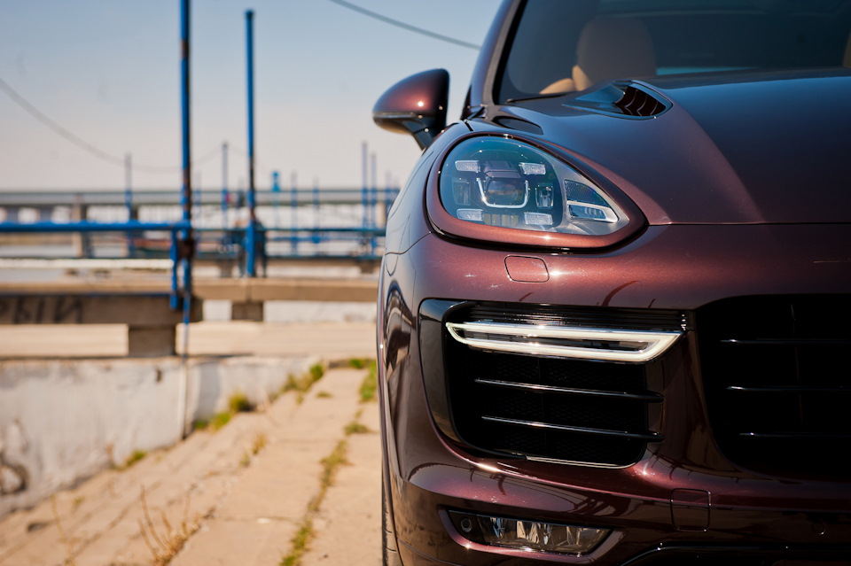 Porsche Cayenne фары в темноте