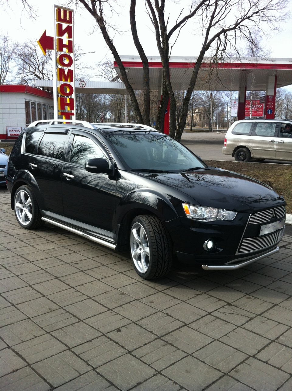 Mitsubishi 20. Митсубиси Аутлендер XL r20. Mitsubishi Outlander XL 2011. Mitsubishi Outlander XL 2010. Mitsubishi Outlander r20.