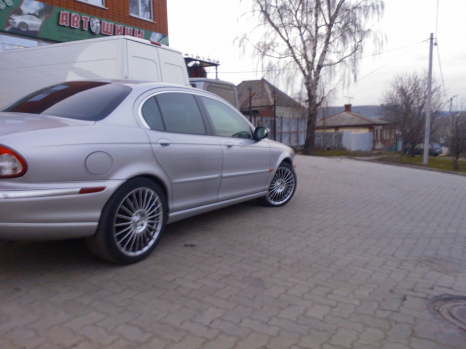 Ягуар x type 2.5. Ягуар х тайп диски. Jaguar x Type Wheels. Разварки на Ягуар x Type.