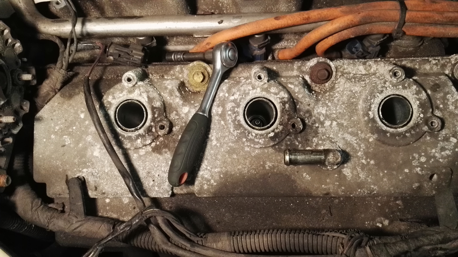 Свечи, прокладки клапанных, ЕГР и заслонки во впускном коллекторе ...