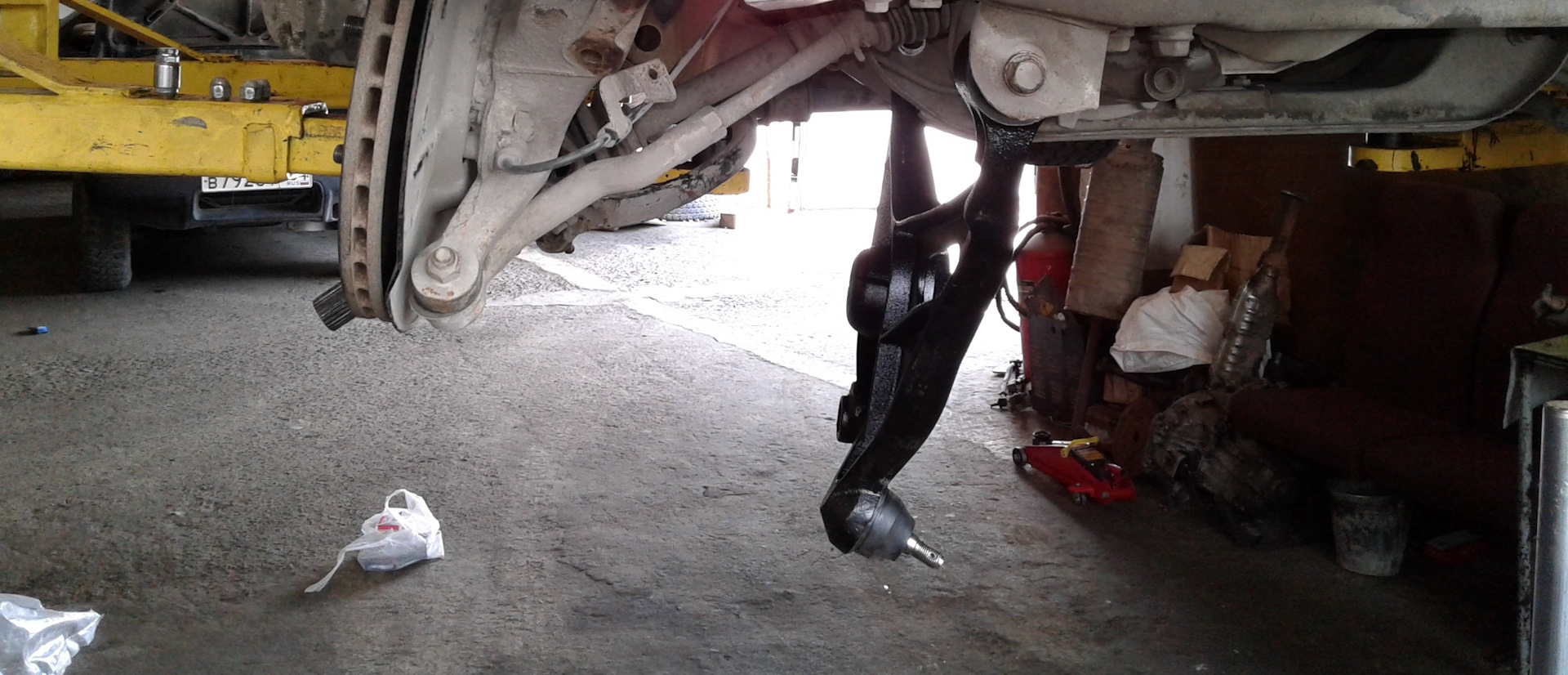 Скрипучая телега — Suzuki Escudo (2G), 2 л, 1999 года | визит на сервис ...