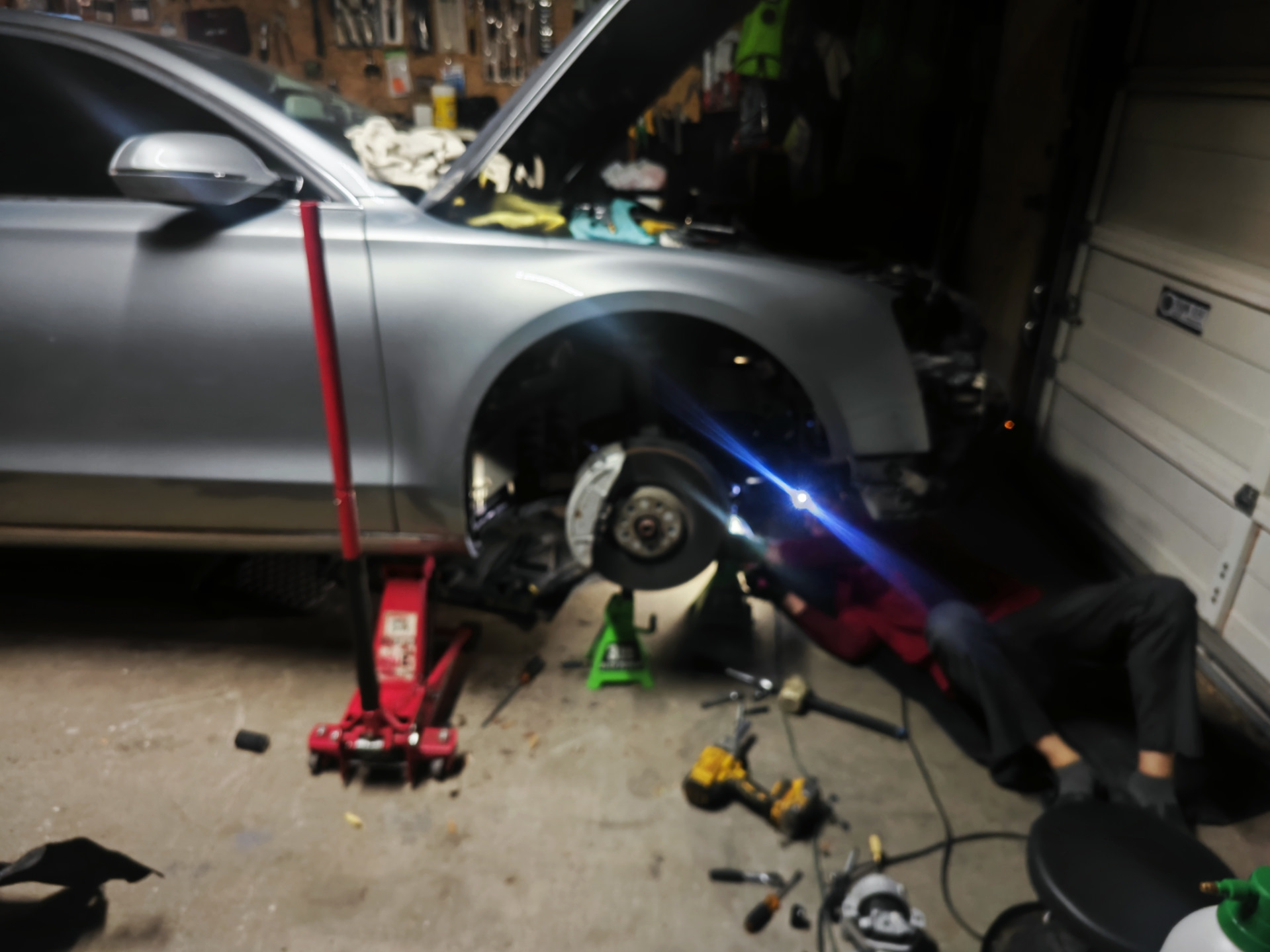 Замена подушек двигателя. Вибрация на Audi a8 3.0 tdi — Audi A8 (D4), 3 ...