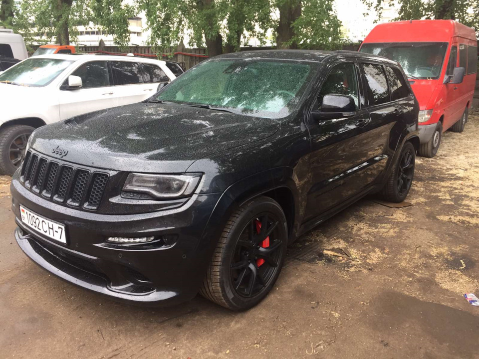 392 Inaugural Edition srt8 табличка