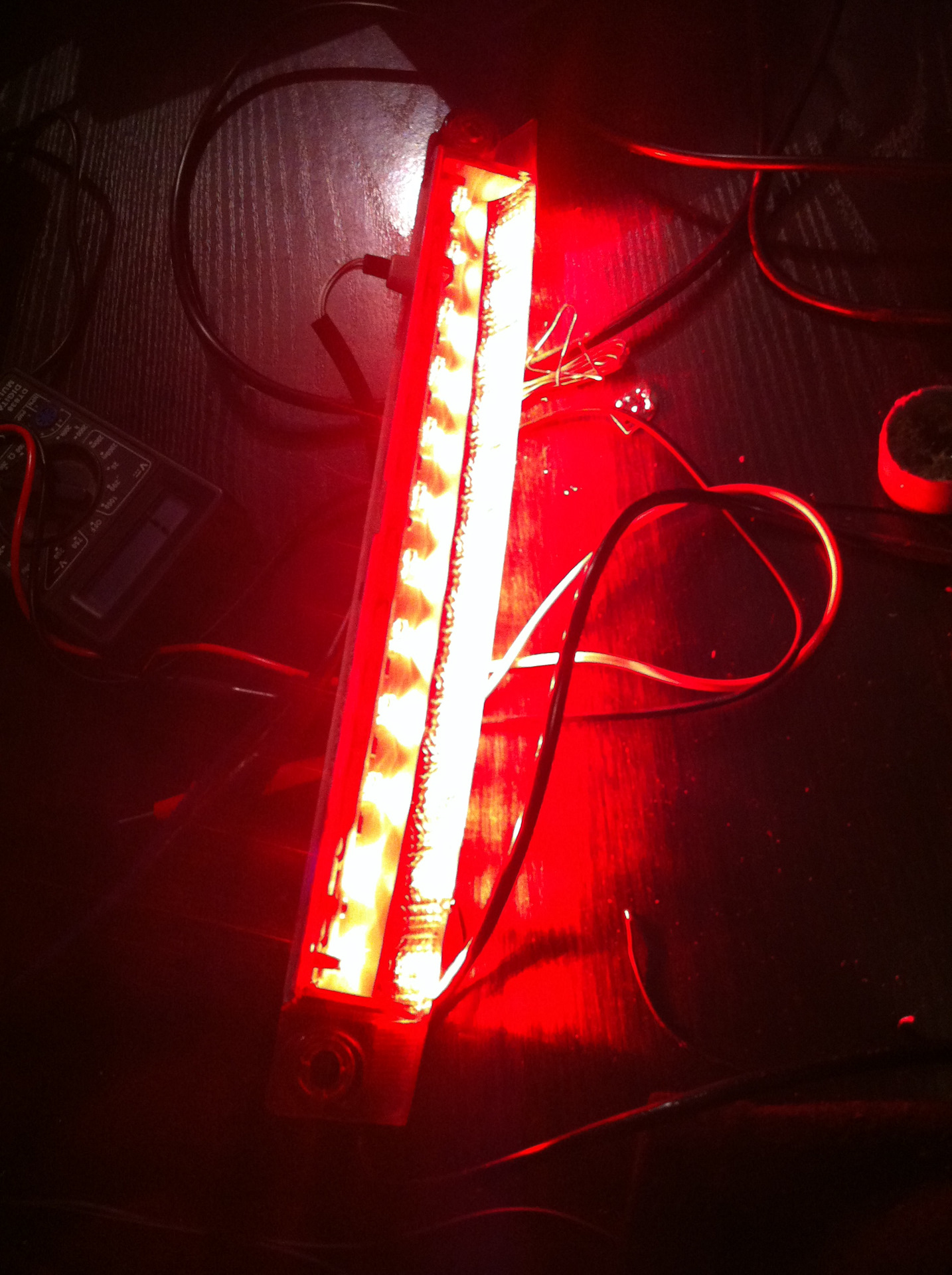 Светодиодные лампы в стоп сигналы ваз 2110. Стоп сигнал приора. Повторитель стоп сигнала нива. Стоп-сигнал дополнительный мигающий схема. Стоп сигнал xrv750.