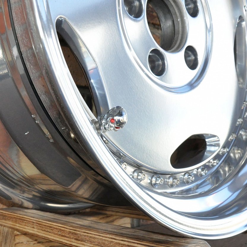 Зеркальная полировка диска. 1- диск OZ Breyton 2-ой от мотоцикла Yamaha ...