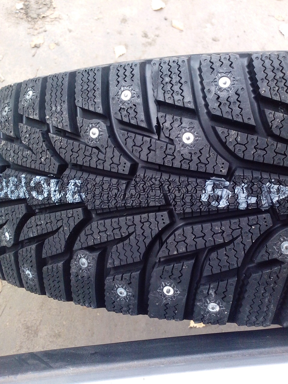 Hankook winter i pike 215 65 r16