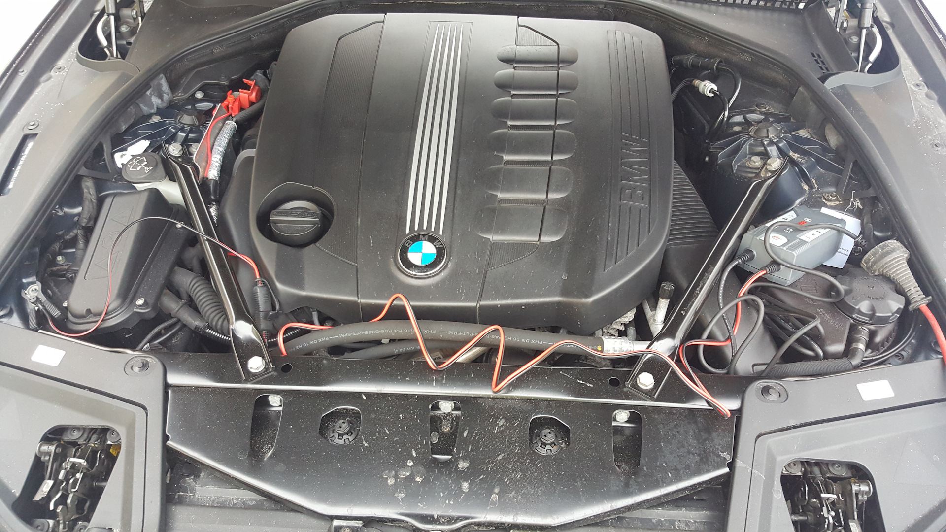 Как прикурить бмв х5 е70. Бмв х5 аккумулятор. Прикуривание бмв х5 е70. Прикурить бмв х5 е53. Как прикурить бмв х5 е70.