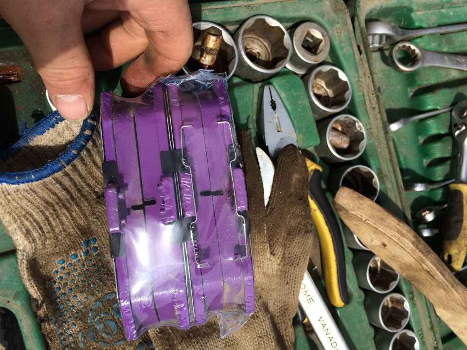 Замена колодок — Subaru Impreza (GD, GG), 2 л, 2001 года | своими ...