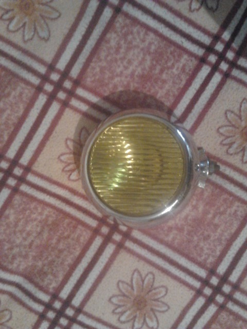 Куплю второю Чехословацкую противотуманку желтую на ВАЗ 2102 как на ...